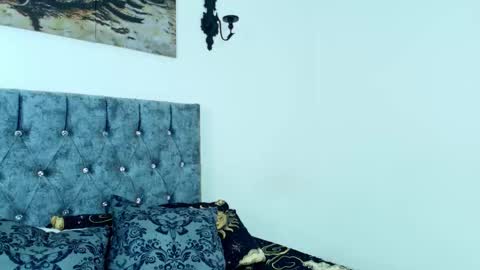 Snapshot of bella_poisonous chatting on November 11, 2025, 1:05 am Bella online show from November 11, 2025, 1:05 am