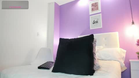 Snapshot of bella_ponce1 chatting on January 11, 2025, 5:29 pm Bella Ponce online show from January 11, 2025, 5:29 pm