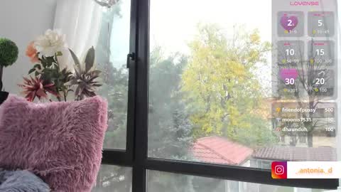 bella_posh online show from November 23, 2025, 9:42 am