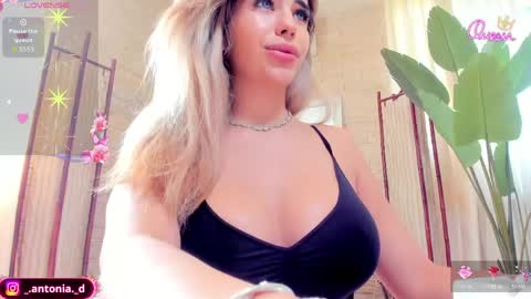 Snapshot of bella_posh chatting on June 2, 2026, 6:37 am bella_posh online show from June 2, 2026, 6:37 am