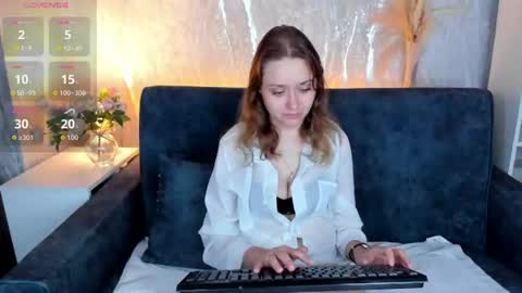Linda Bella online show from July 26, 2026, 1:14 am