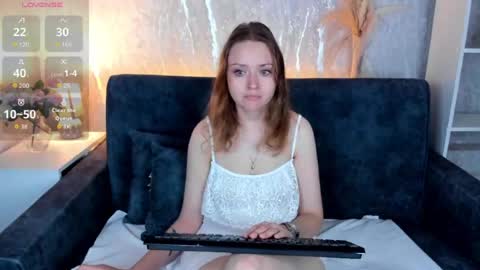 Linda Bella online show from July 29, 2026, 1:37 am
