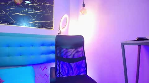     online show from December 18, 2025, 9:54 pm