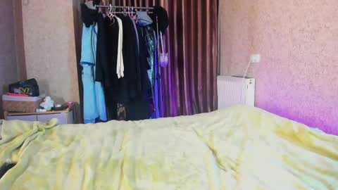 Snapshot of bella_sims chatting on April 14, 2026, 8:26 pm bella sims online show from April 14, 2026, 8:26 pm