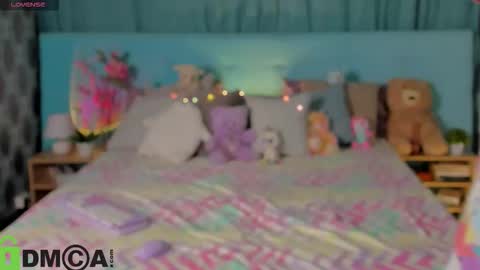 Bella online show from November 3, 2025, 12:35 am