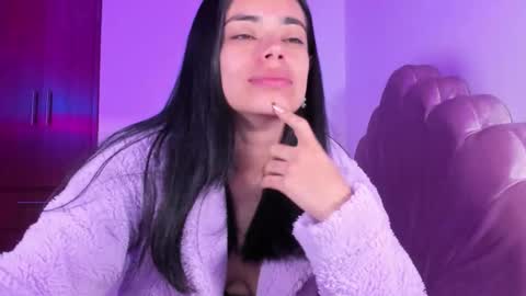 Snapshot of bella_sun_ chatting on October 5, 2025, 4:33 am Valeria Model Independent online show from October 5, 2025, 4:33 am