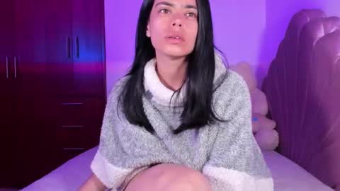 Snapshot of bella_sun_ chatting on October 25, 2025, 4:53 am Valeria Model Independent online show from October 25, 2025, 4:53 am