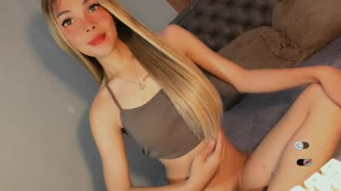 Bella online show from June 12, 2026, 3:38 am