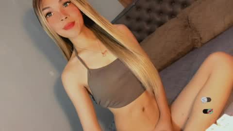 Bella online show from June 13, 2026, 3:37 am
