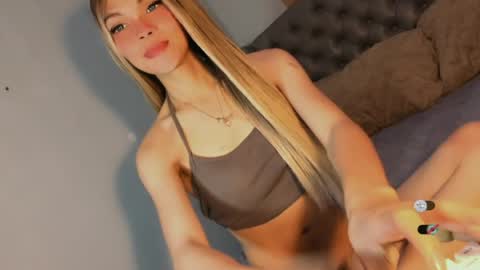 Bella online show from June 26, 2026, 10:36 pm