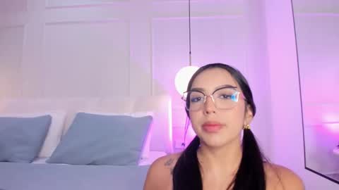  B E L L A   online show from March 2, 2026, 8:37 pm