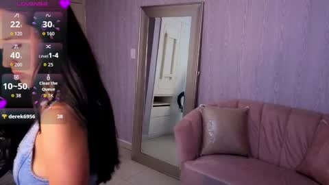 Snapshot of bella_vibes_s chatting on May 11, 2026, 4:04 pm Bella online show from May 11, 2026, 4:04 pm