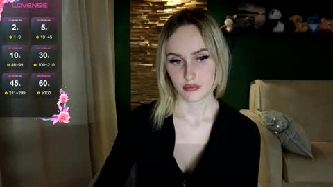 bella_villen online show from March 15, 2026, 10:49 pm