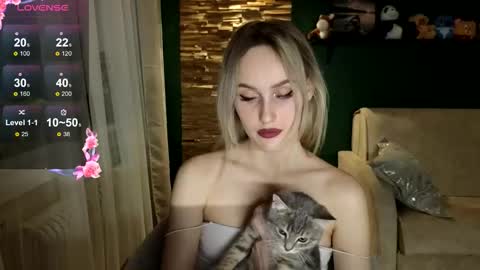 bella_villen online show from March 16, 2026, 3:27 pm