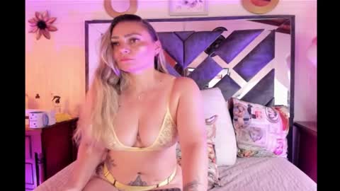 Snapshot of bella_volup chatting on July 13, 2026, 11:46 am bella_volup online show from July 13, 2026, 11:46 am