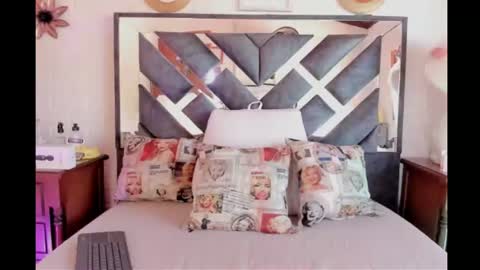 Snapshot of bella_volup chatting on July 16, 2026, 2:56 pm bella_volup online show from July 16, 2026, 2:56 pm