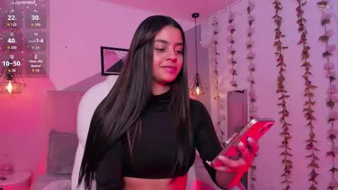 BELLA online show from December 22, 2025, 8:39 pm