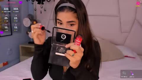 Snapshot of bellaa_becca chatting on November 21, 2025, 7:01 pm Bella Becca online show from November 21, 2025, 7:01 pm