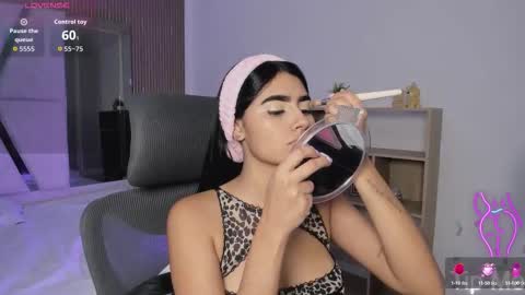 Snapshot of bellaastorm chatting on September 28, 2025, 12:54 pm bellaastorm online show from September 28, 2025, 12:54 pm