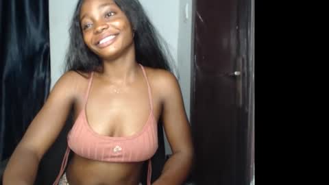 Snapshot of bellababy6 chatting on October 29, 2025, 5:25 pm bella online show from October 29, 2025, 5:25 pm