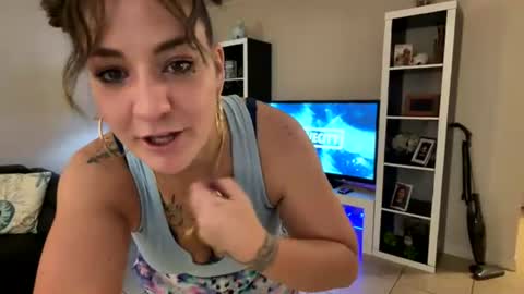 Roxy Rain online show from August 1, 2026, 6:23 am