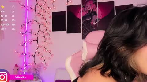 Snapshot of bellabills chatting on July 28, 2026, 8:52 pm Bella online show from July 28, 2026, 8:52 pm