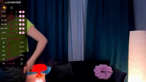 hello guys im Bella online show from December 4, 2025, 9:18 am