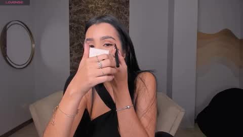 Snapshot of bellacarteer_ chatting on October 31, 2025, 11:44 am Bella C online show from October 31, 2025, 11:44 am