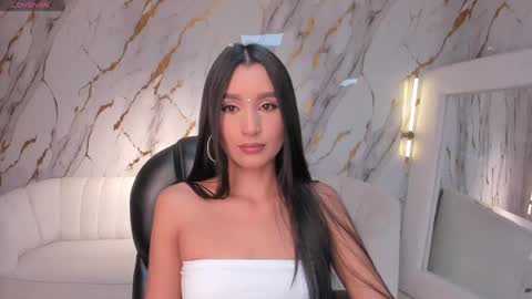  Bella C  online show from April 26, 2026, 11:13 pm