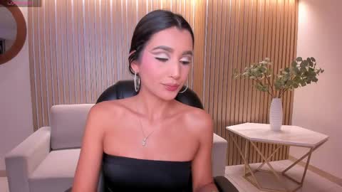 Snapshot of bellacarteer_ chatting on May 6, 2026, 7:41 pm Bella C online show from May 6, 2026, 7:41 pm