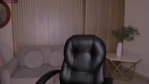 Snapshot of bellacarteer_ chatting on May 15, 2026, 8:27 pm Bella C online show from May 15, 2026, 8:27 pm
