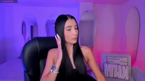 Snapshot of bellacarteer_ chatting on June 14, 2026, 11:29 pm Bella C online show from June 14, 2026, 11:29 pm