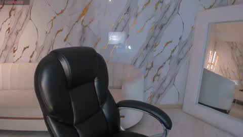 Snapshot of bellacarteer_ chatting on June 18, 2026, 8:24 pm Bella C online show from June 18, 2026, 8:24 pm