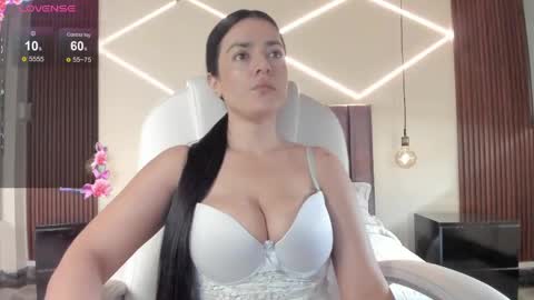 Snapshot of bellaclaiir chatting on May 12, 2026, 3:09 pm Bella Clair online show from May 12, 2026, 3:09 pm