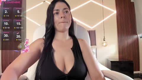 Snapshot of bellaclaiir chatting on May 29, 2026, 3:32 pm Bella Clair online show from May 29, 2026, 3:32 pm
