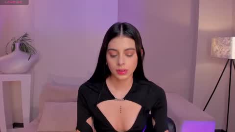 Snapshot of bellaconnor_ chatting on July 2, 2026, 4:18 am Bella online show from July 2, 2026, 4:18 am
