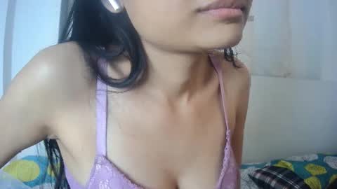 Snapshot of bellacrystall chatting on March 10, 2025, 7:42 am bellacrystall online show from March 10, 2025, 7:42 am