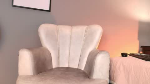 Snapshot of bellafernandez chatting on September 10, 2025, 11:32 am Bella online show from September 10, 2025, 11:32 am