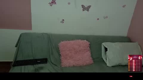 Snapshot of bellah_rose_squirt chatting on June 24, 2026, 3:49 am Bella online show from June 24, 2026, 3:49 am