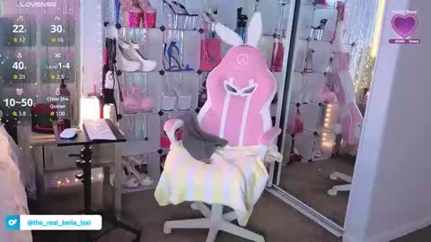 Bella Lexi online show from May 4, 2026, 4:36 pm