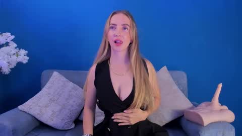 Snapshot of bellamariex chatting on November 17, 2025, 9:20 pm Bella Marie online show from November 17, 2025, 9:20 pm