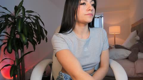 Bella Mia online show from January 26, 2025, 9:40 pm