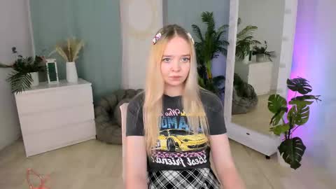 Bella online show from December 3, 2025, 11:03 pm