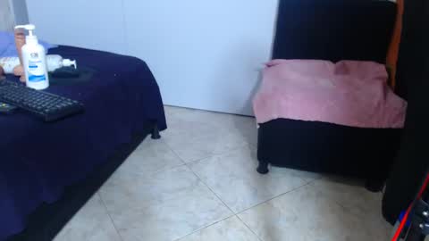 Snapshot of bellamy_sweet chatting on January 23, 2025, 8:15 am bellamy online show from January 23, 2025, 8:15 am