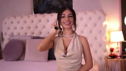 Bella online show from July 7, 2026, 6:45 pm