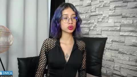 Snapshot of bellaodisea chatting on February 22, 2025, 4:19 pm online show from February 22, 2025, 4:19 pm