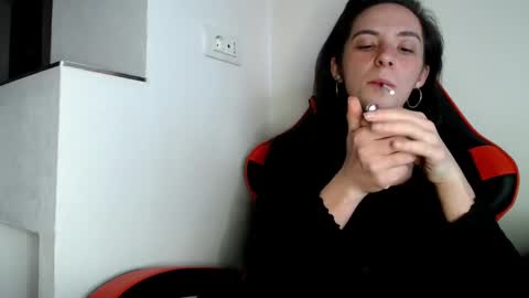 bellaqueen0701 online show from February 27, 2025, 5:56 am