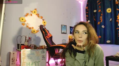 bellaqueen0701 online show from September 26, 2025, 5:44 am