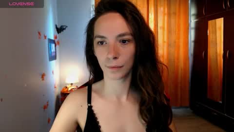 bellaqueen0701 online show from October 10, 2025, 7:07 am