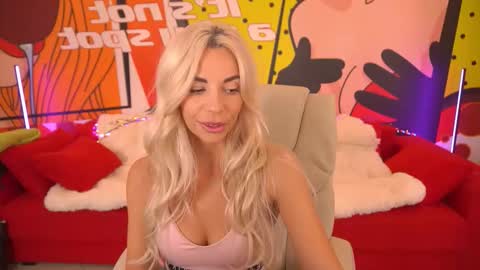 Bella online show from October 5, 2025, 6:23 am